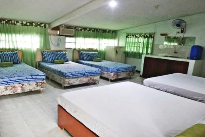 Room 6 of 15