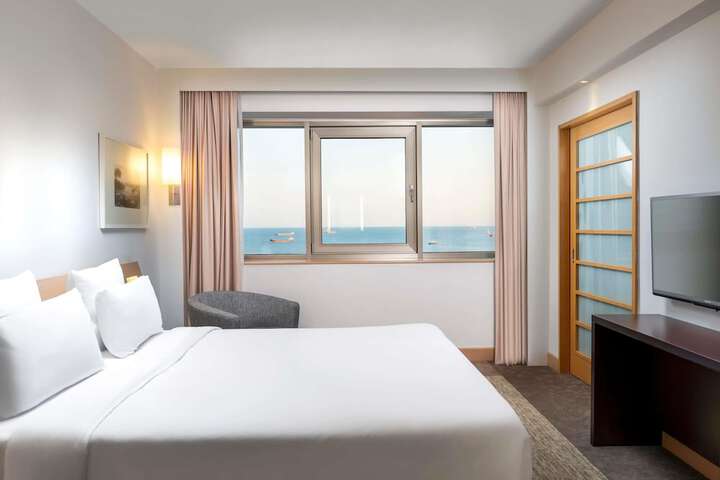 Room 21 of 131