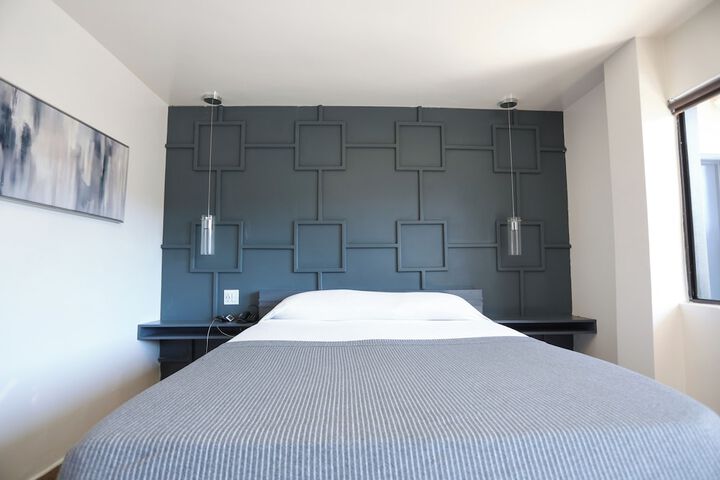 Superior Queen Bed (28 of 40)