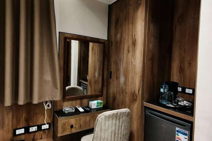 Room 34 of 57
