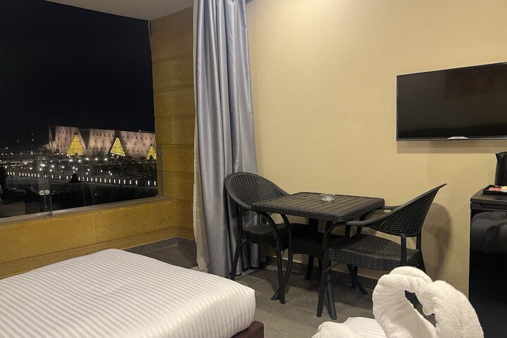 Room 3 of 28