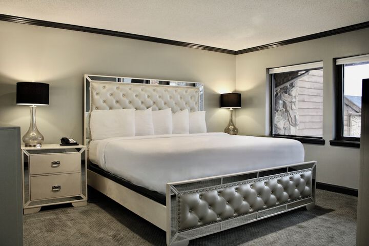 Standard King Bed Sofa (15 of 15)