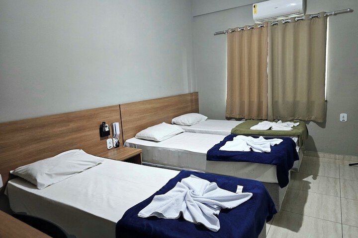 Room 17 of 34