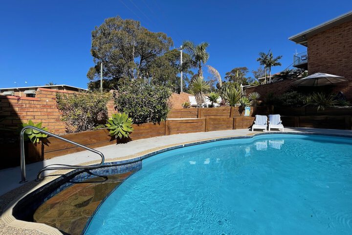 Pool 21 of 26