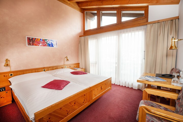 Room 5 of 39