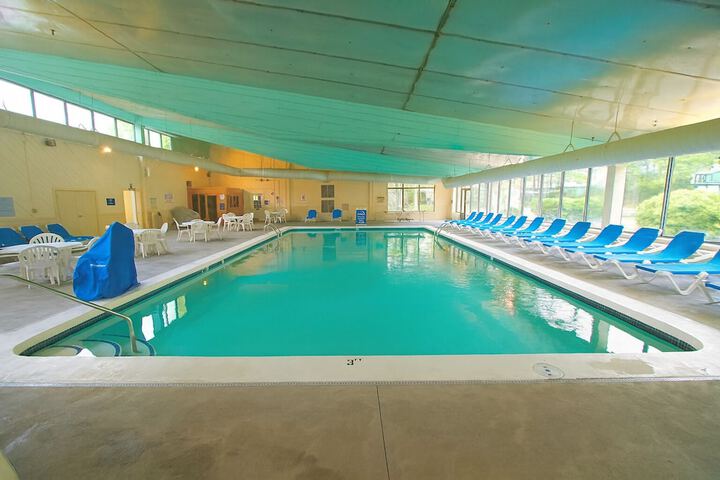Hotel Pool