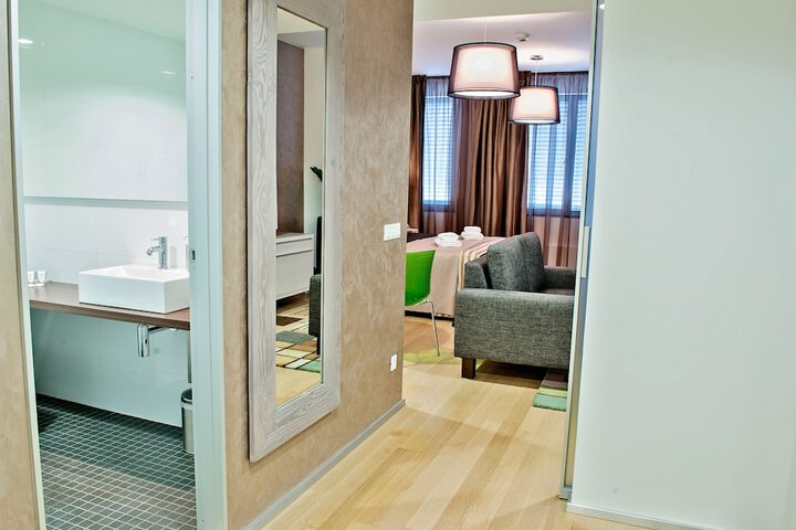 Room 43 of 117