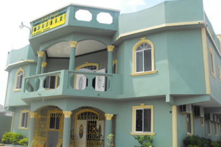 Hotel Tropik Leadonna