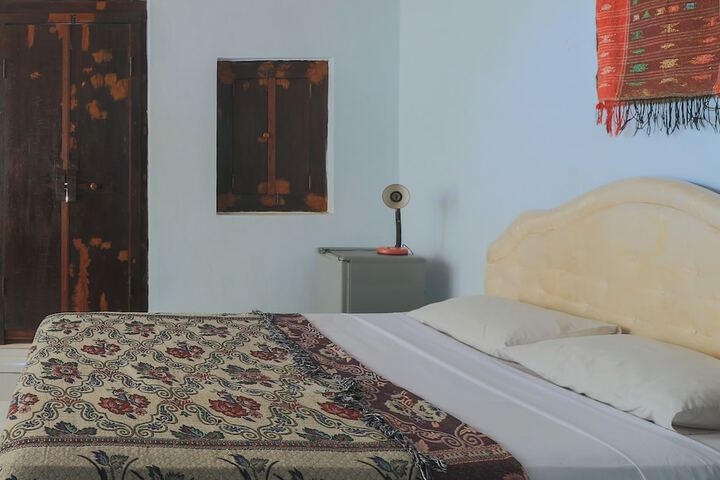 Room 6 of 30