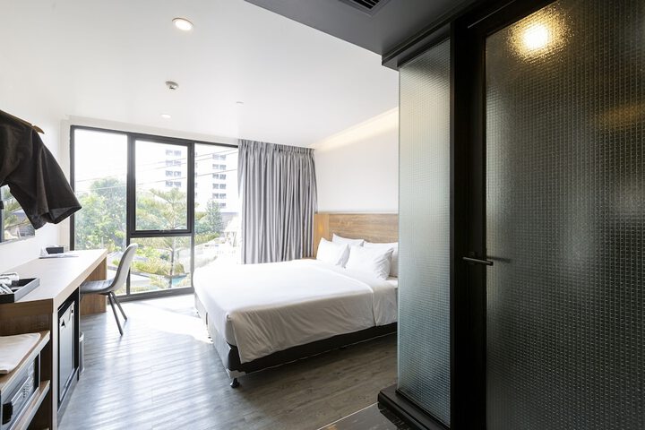 Room 15 of 65