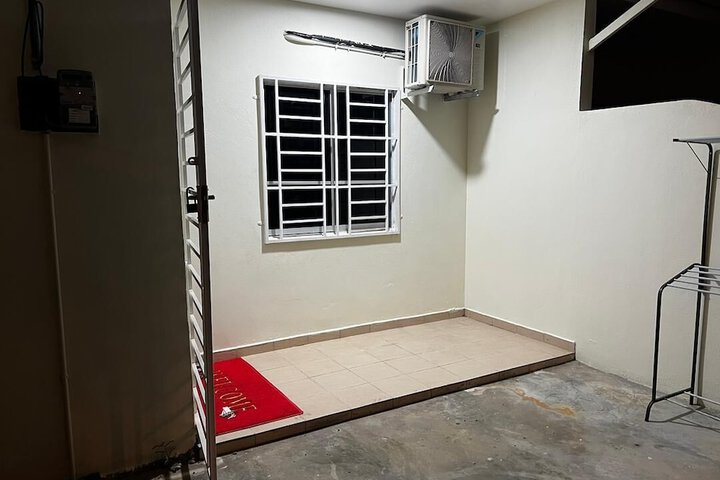 Room 72 of 129