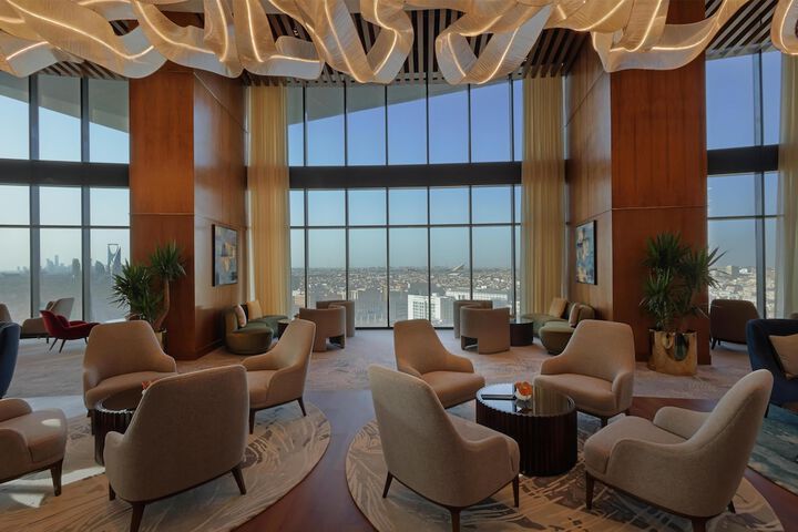 Lounge 103 of 125