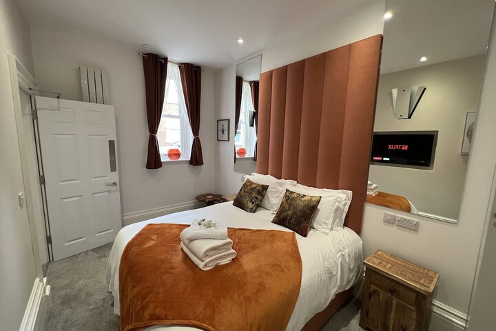 Room 28 of 63