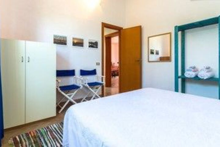 Room 28 of 70
