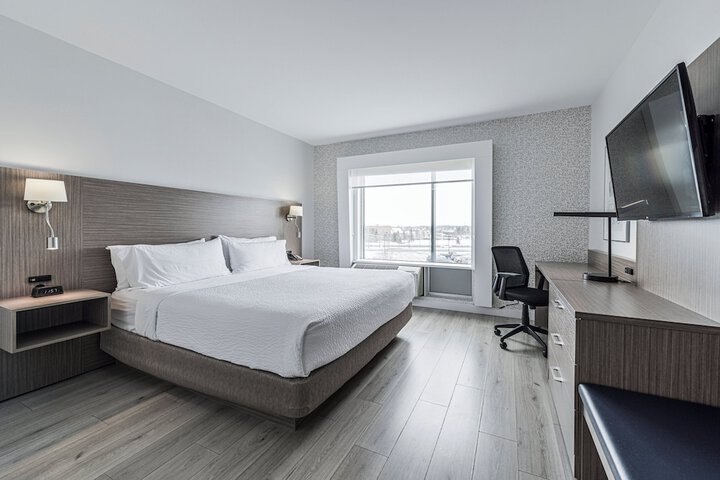 Suite 2 Queen Beds (9 of 9)