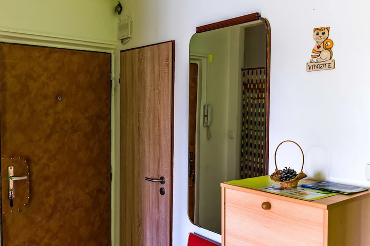 Room 4 of 13