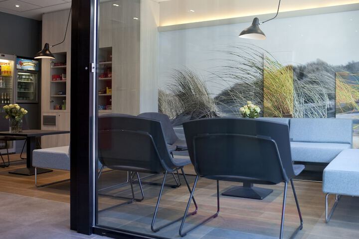 Entrance & Lobby