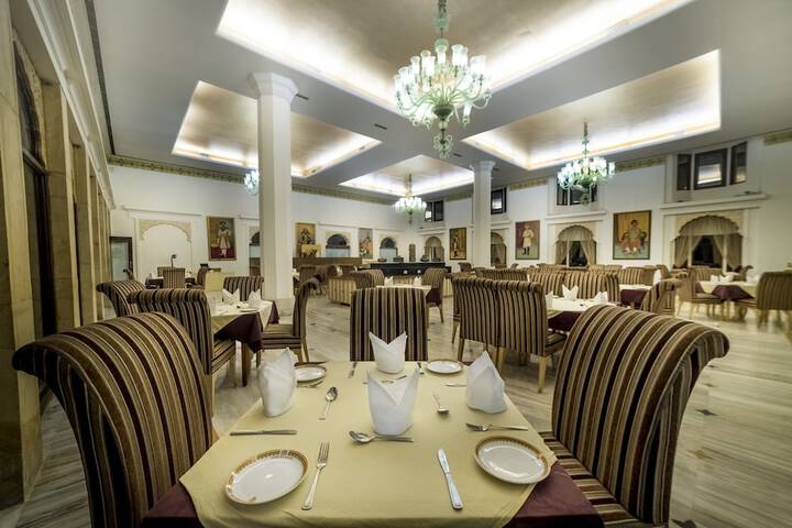 Dining 76 of 133