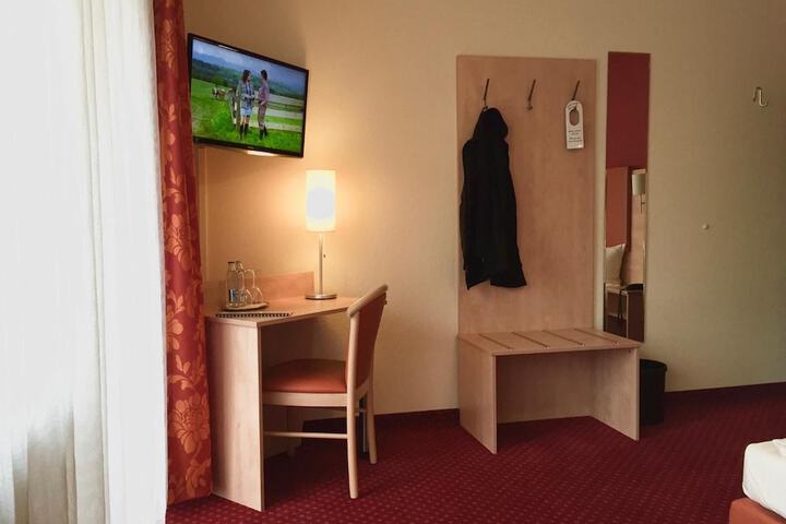 Room 10 of 56