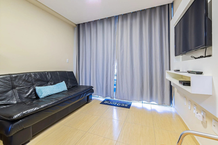 Room 5 of 10