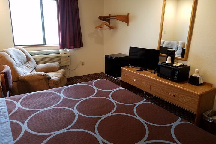 Room 8 of 26
