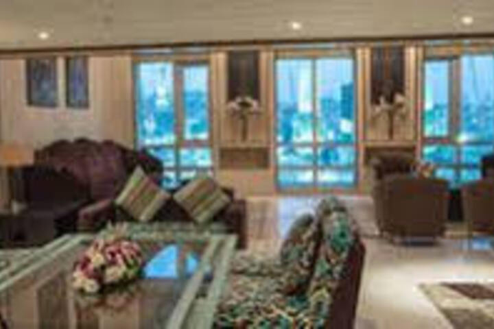 Room 2 of 4