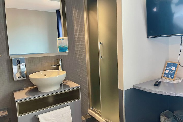 Room 40 of 61