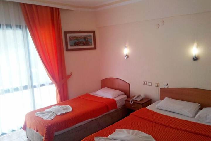 Room 4 of 25