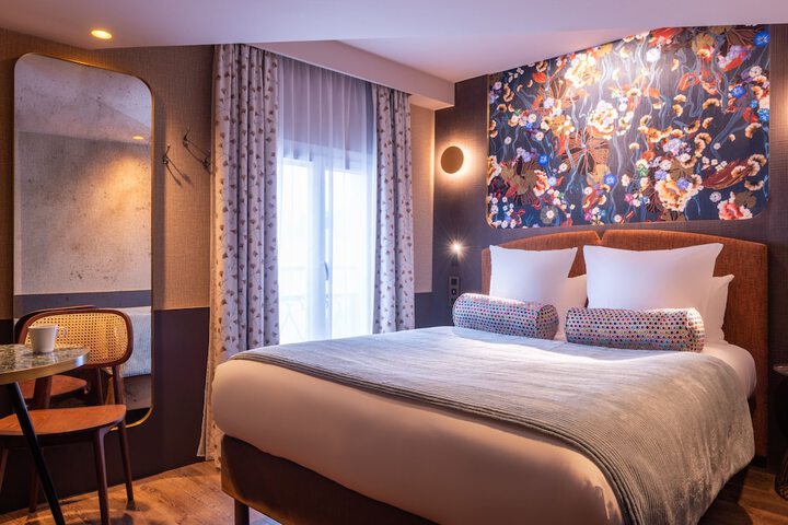 Room 4 of 40