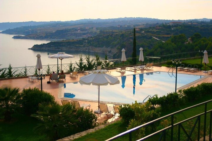 Pool 5 of 9