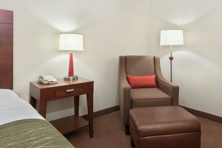 1 King Bed Accessible (1 of 19)