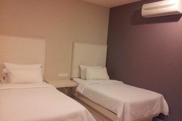 Room 11 of 24