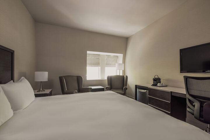 Room 41 of 74