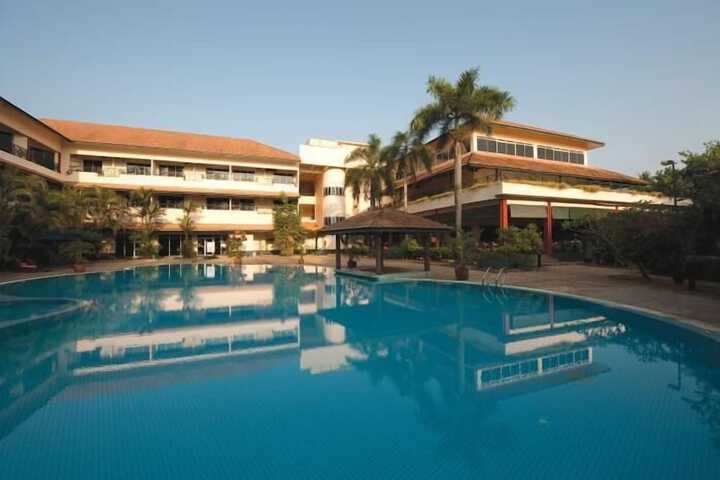 Pools & Facilities