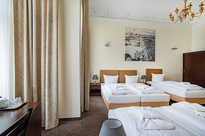 Room 54 of 89