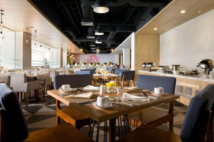 Dining Photos