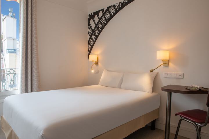 Room 6 of 22