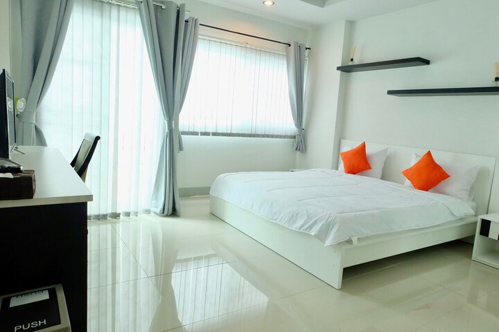 Room 8 of 52