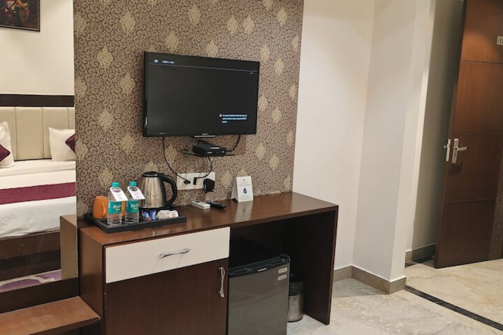 Room 27 of 54