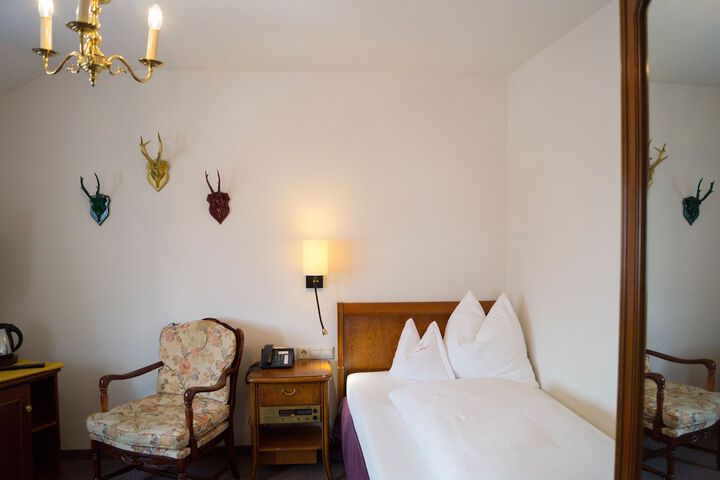 Room 9 of 24
