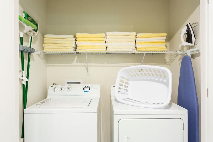 Laundry 23 of 40