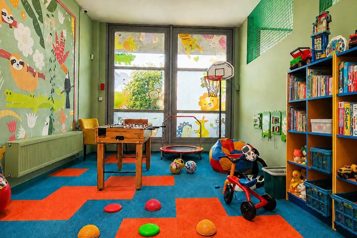 Children's theme room