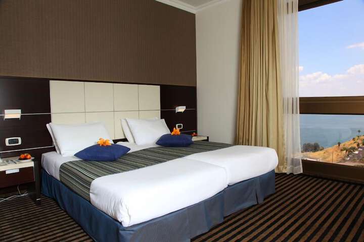 Room 5 of 34