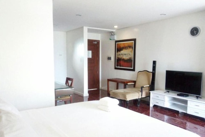 Room 18 of 50