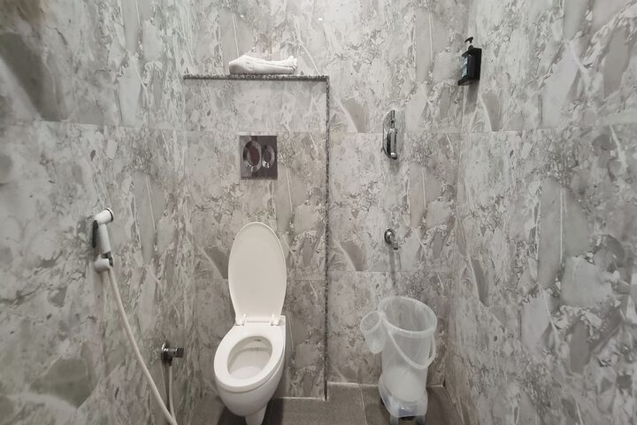 Room 62 of 75