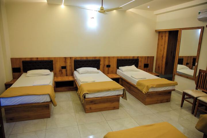 Room 25 of 68