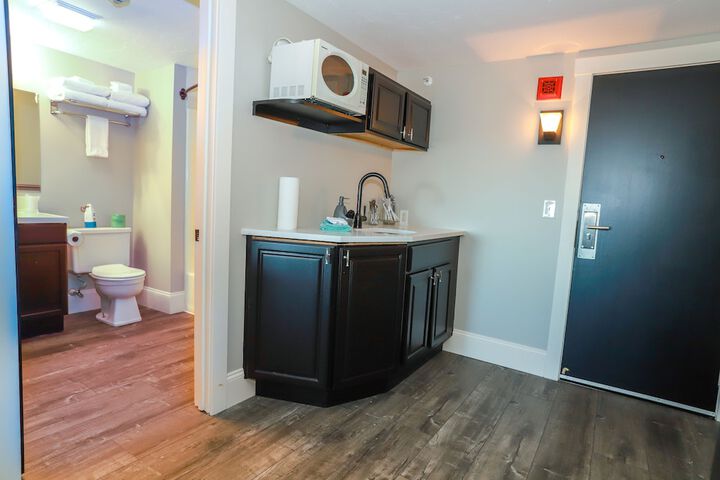 Room 33 of 140