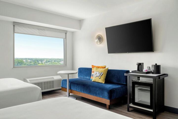 Room 52 of 54