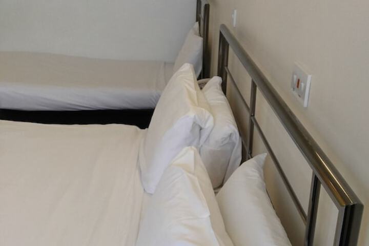 Room 51 of 236