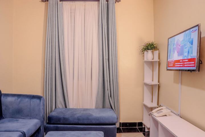 Room 5 of 16